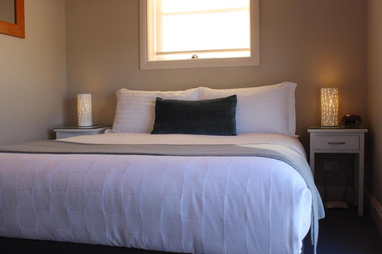 Apartments On Star Sandy Bay Bagian luar foto